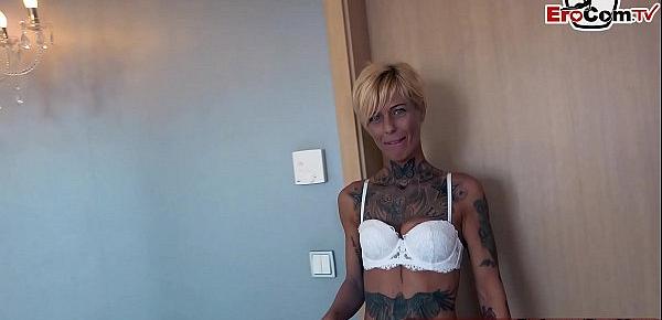  Deutsche Blonde Skinny tattoo Milf beim EroCom Date Blinddate abgeschleppt und gefickt POV